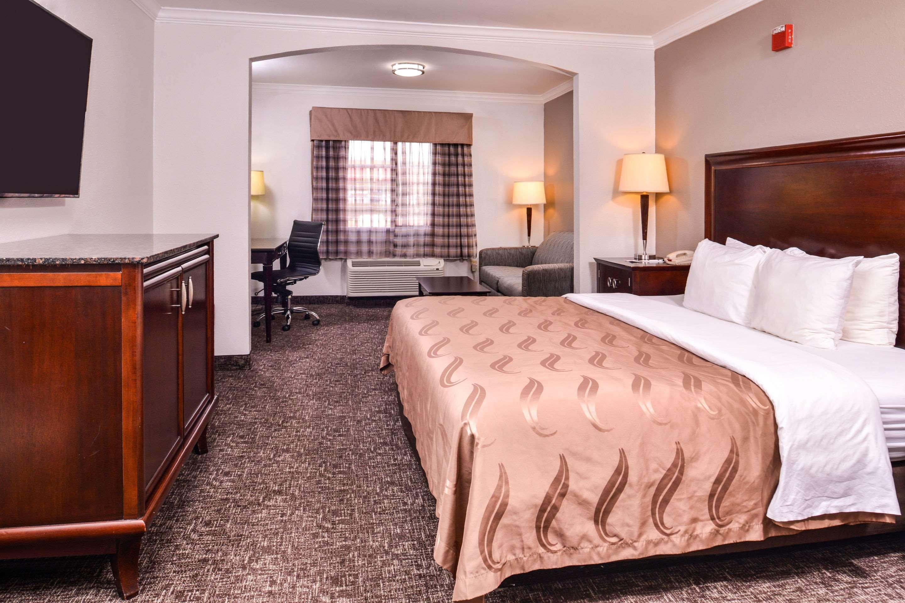 Quality Inn & Suites Beaumont Eksteriør bilde